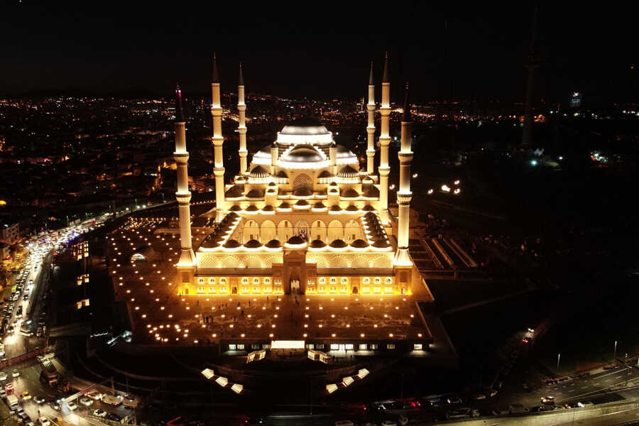 Çamlıca Camii